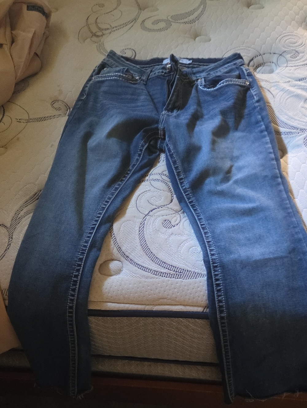 Classic Women's Blue Jeans - Comfortable Everyday Fit